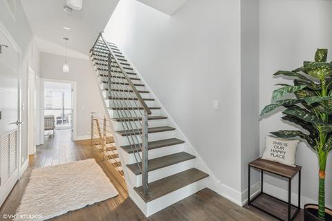 4120 S Berkeley Ave, Chicago, IL 60653 photo 8