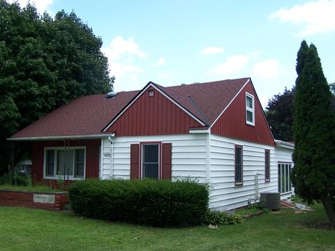 4215 W Crystal Lake Rd, Mchenry, IL 60050 photo 1