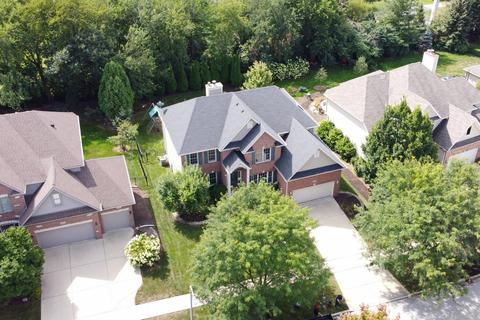 2233 Red Maple Ln, Aurora, IL 60502 photo 2