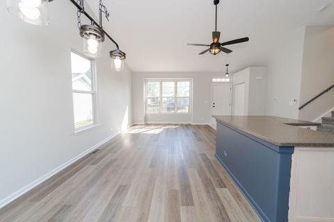 475 Willow Rd, Lakemoor, IL 60050 photo 4