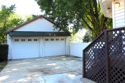 937 Augusta Ave, Elgin, IL 60120 photo 3