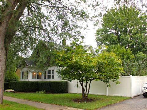 937 Augusta Ave, Elgin, IL 60120 photo 2