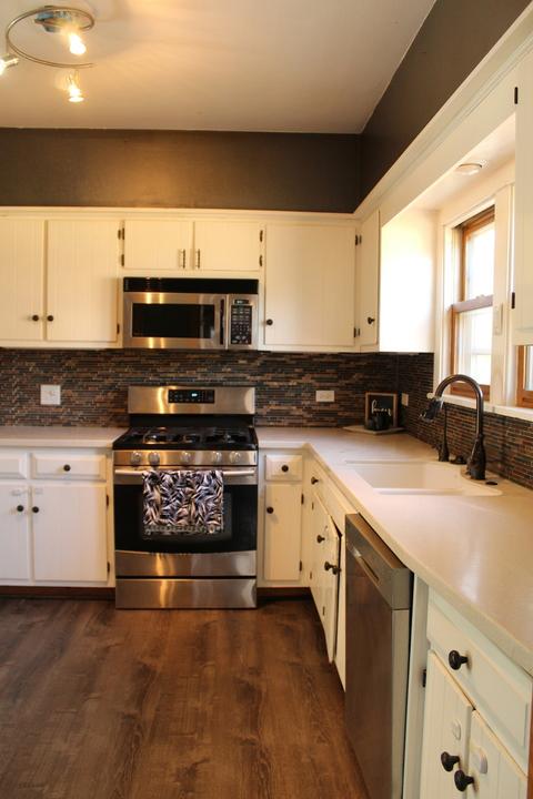 937 Augusta Ave, Elgin, IL 60120 photo 5