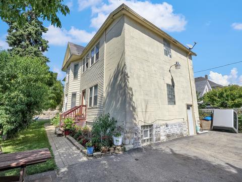 652 E Jackson St, Joliet, IL 60432 photo 3
