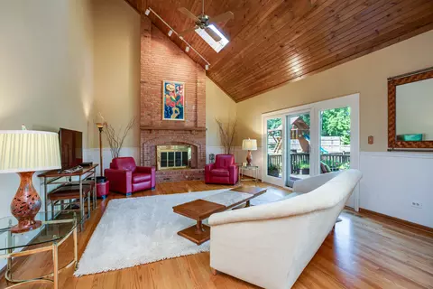 1530 Falcon Dr, Wheaton, IL 60187 photo 10