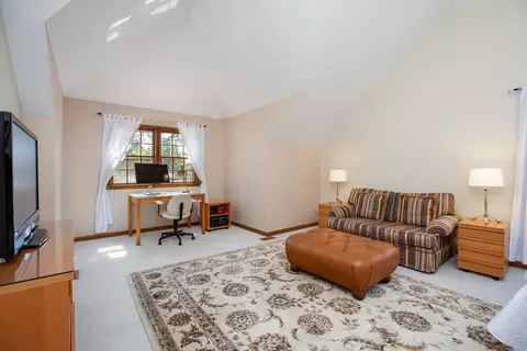 1530 Falcon Dr, Wheaton, IL 60187 photo 21