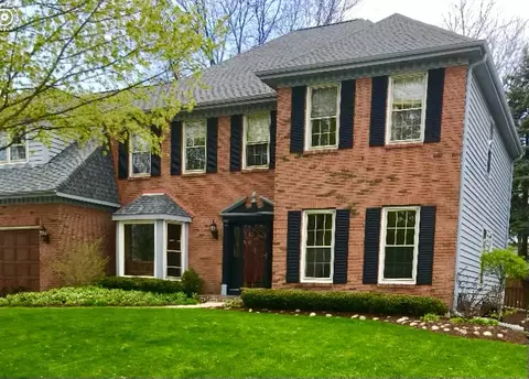 1530 Falcon Dr, Wheaton, IL 60187 photo 2