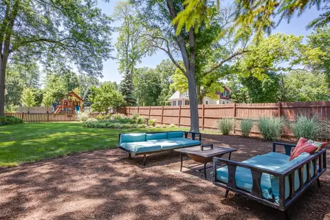 1530 Falcon Dr, Wheaton, IL 60187 photo 32