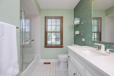 1530 Falcon Dr, Wheaton, IL 60187 photo 23