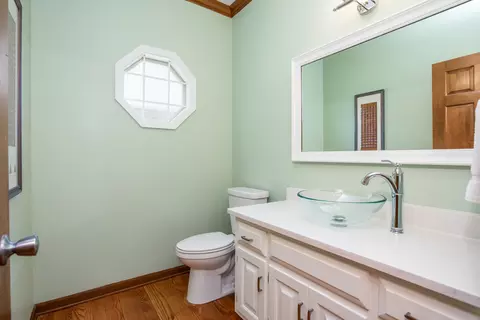 1530 Falcon Dr, Wheaton, IL 60187 photo 13