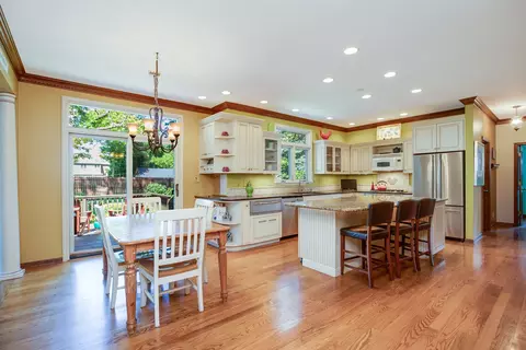 1530 Falcon Dr, Wheaton, IL 60187 photo 8