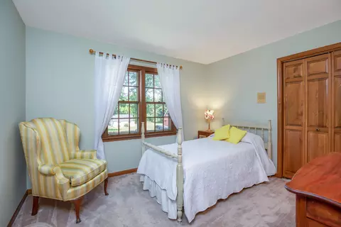 1530 Falcon Dr, Wheaton, IL 60187 photo 19