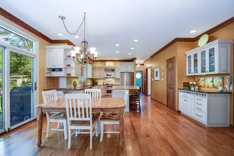 1530 Falcon Dr, Wheaton, IL 60187 photo 7