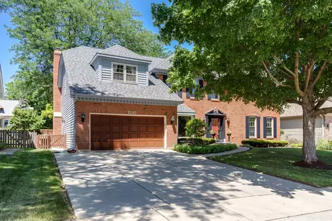 1530 Falcon Dr, Wheaton, IL 60187