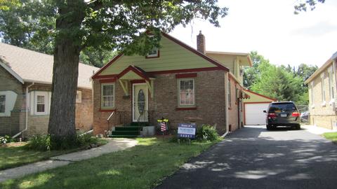 1215 Front St, Aurora, IL 60505 photo 1