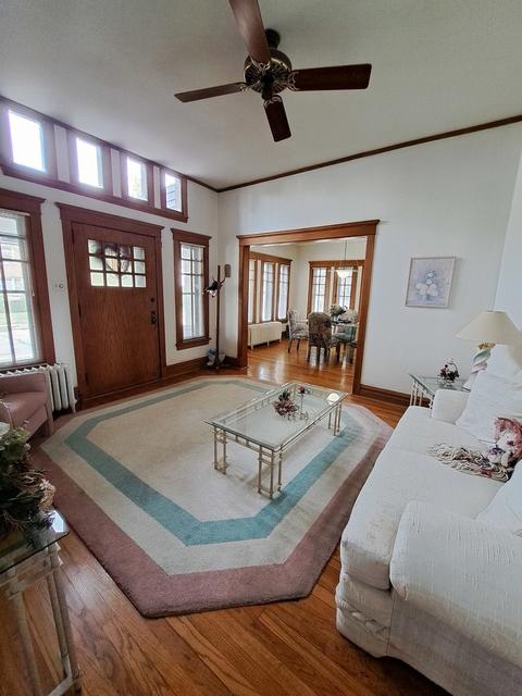 185 E Quincy St, Riverside, IL 60546 photo 2