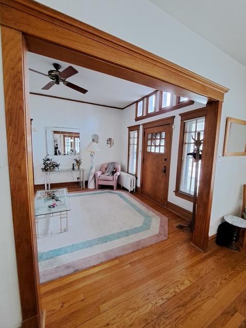 185 E Quincy St, Riverside, IL 60546 photo 4