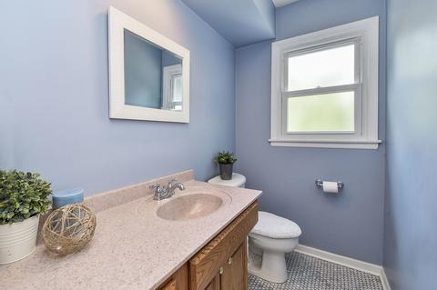 1247 Golf Cir, Wheaton, IL 60189 photo 8