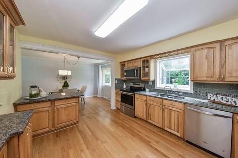 1247 Golf Cir, Wheaton, IL 60189 photo 6