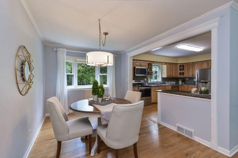 1247 Golf Cir, Wheaton, IL 60189 photo 4