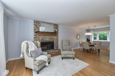 1247 Golf Cir, Wheaton, IL 60189 photo 3