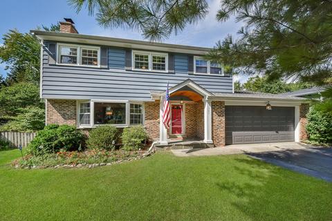 1247 Golf Cir, Wheaton, IL 60189 photo 1