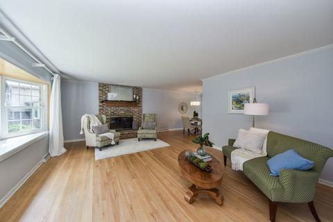 1247 Golf Cir, Wheaton, IL 60189 photo 2