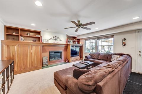 1918 E Pawnee Ln, Mount Prospect, IL 60056 photo 8