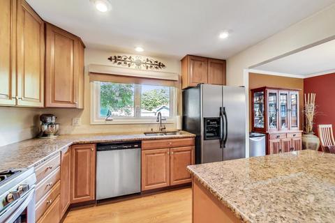 1918 E Pawnee Ln, Mount Prospect, IL 60056 photo 7