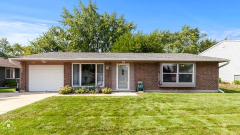 1172 Hunter Dr, Elgin, IL 60120 photo 1