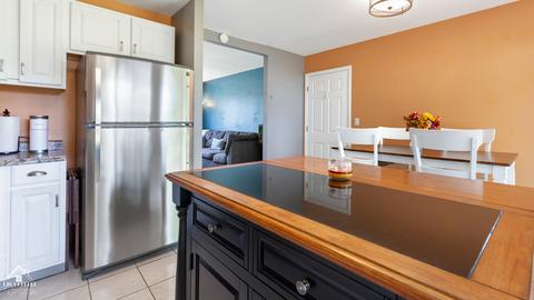 1172 Hunter Dr, Elgin, IL 60120 photo 7