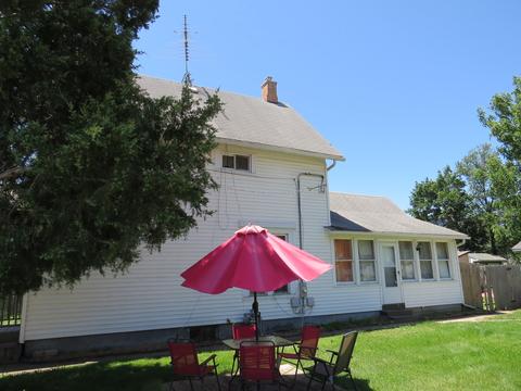 304 Walnut Ave, Elgin, IL 60123 photo 2