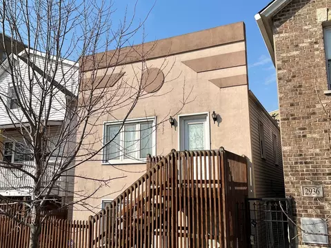 2932 N Hoyne Ave, Chicago, IL 60618