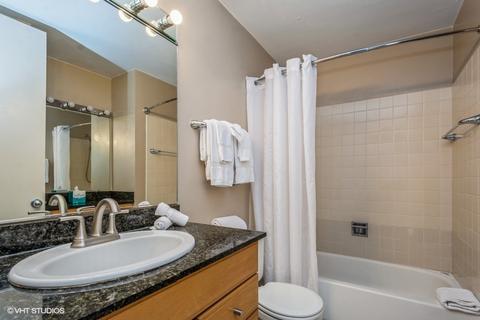 30 E Huron St #1502, Chicago, IL 60611 photo 13