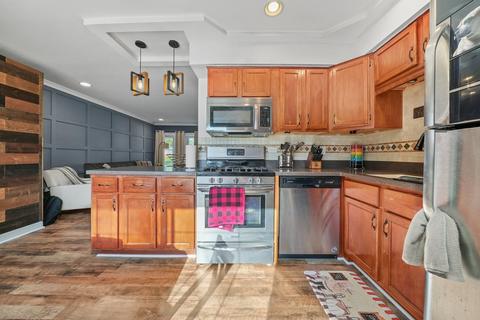 115 Pleasant St, Hoffman Estates, IL 60169 photo 16