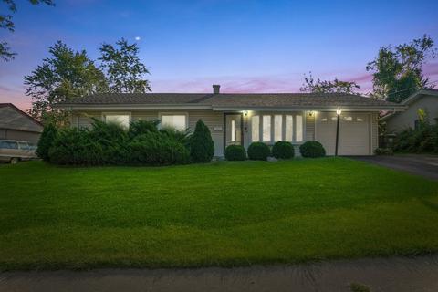 115 Pleasant St, Hoffman Estates, IL 60169 photo 4