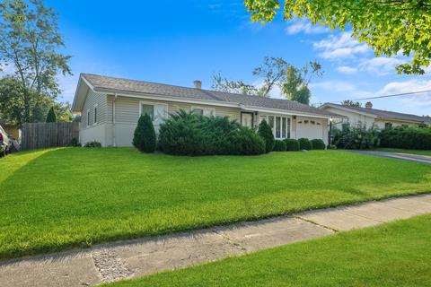 115 Pleasant St, Hoffman Estates, IL 60169 photo 3