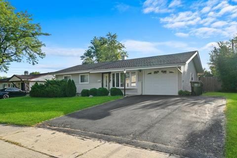 115 Pleasant St, Hoffman Estates, IL 60169 photo 2