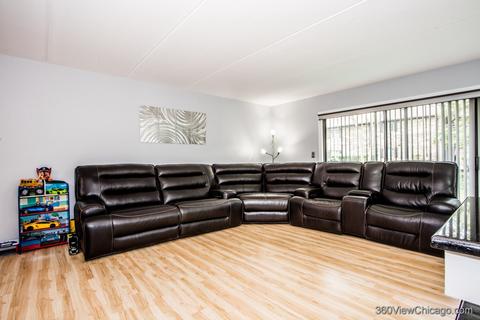 6160 Brookside Ln #B, Willowbrook, IL 60527 photo 4
