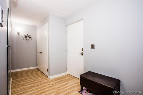6160 Brookside Ln #B, Willowbrook, IL 60527 photo 3