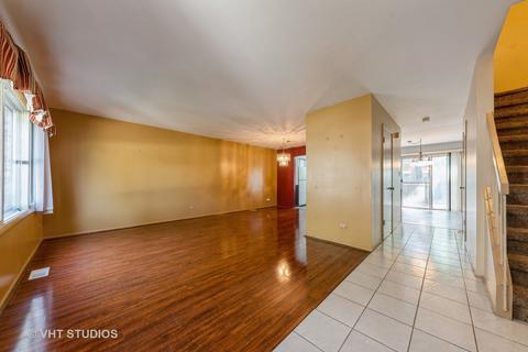 793 Lakeside Circle Dr, Wheeling, IL 60090 photo 2