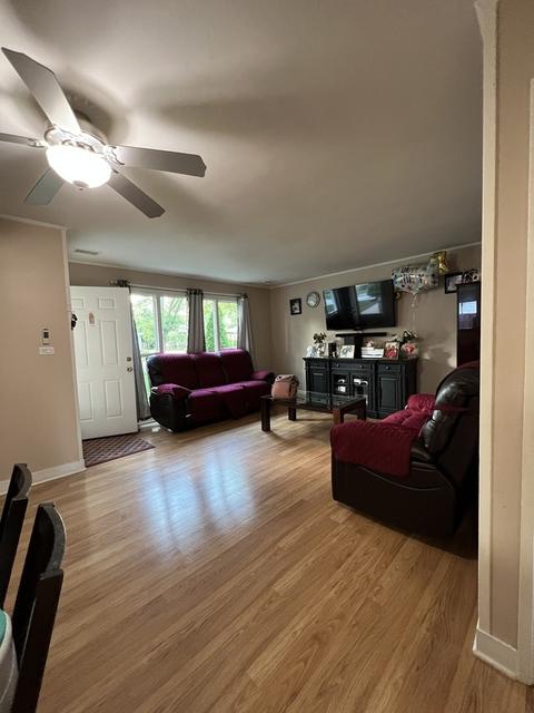 267 E Wayne Pl, Wheeling, IL 60090 photo 7