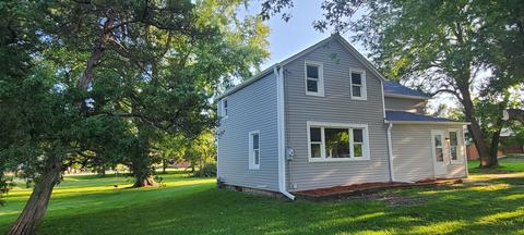 305 Elm St, Forreston, IL 61030 photo 1