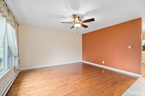 1661 Bartson Ln, Aurora, IL 60505 photo 3