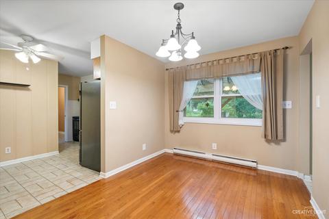 1661 Bartson Ln, Aurora, IL 60505 photo 5