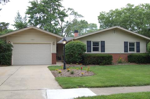 1304 Robert Dr, Mount Prospect, IL 60056 photo 1