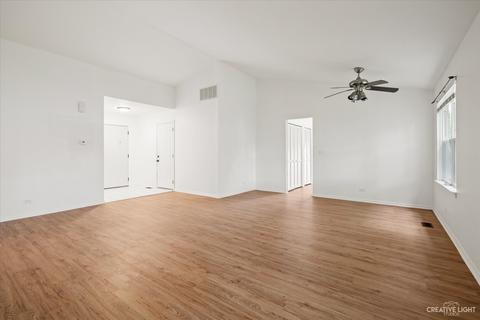 900 Fieldside Ln, Aurora, IL 60504 photo 4