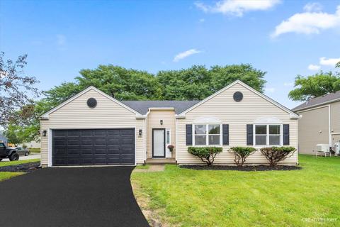 900 Fieldside Ln, Aurora, IL 60504 photo 1
