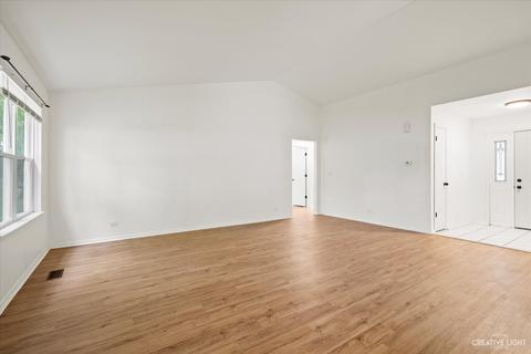 900 Fieldside Ln, Aurora, IL 60504 photo 5