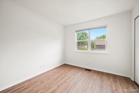 900 Fieldside Ln, Aurora, IL 60504 photo 13
